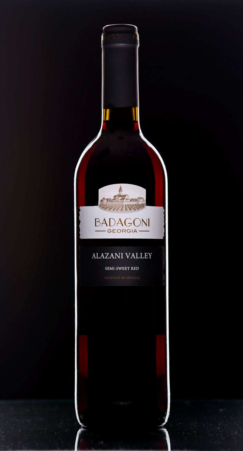 Red semi sweet. Badagoni Пиросмани. Badagoni Semi Sweet. Бадагони чача. Alazani Valley Red Semi-Sweet Wine Georgian Royal Wine.